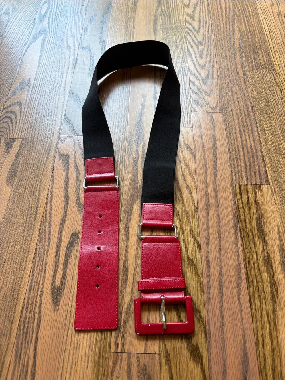 New York & Company sz L/XL red and black wide statement belt